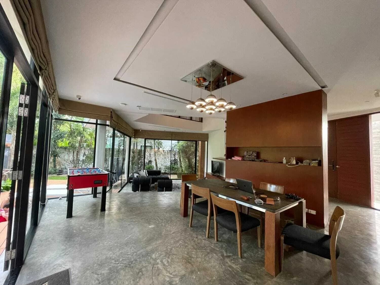 Villa privée avec piscine 4 chambres récemment rénovée à vendre — Miniature 2
