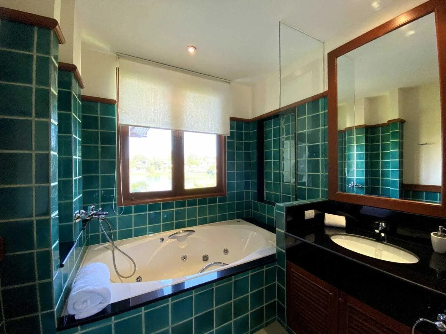 Laguna Water – 4 chambres avec piscine privée à louer — Miniature 4
