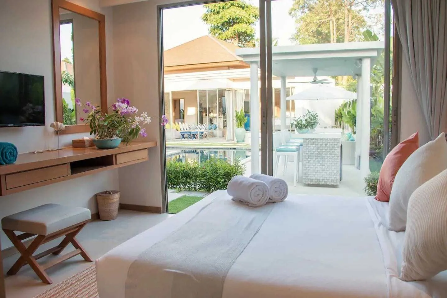 Trichada – Villa 6 chambres avec piscine privée à louer en courte durée — Miniature 8