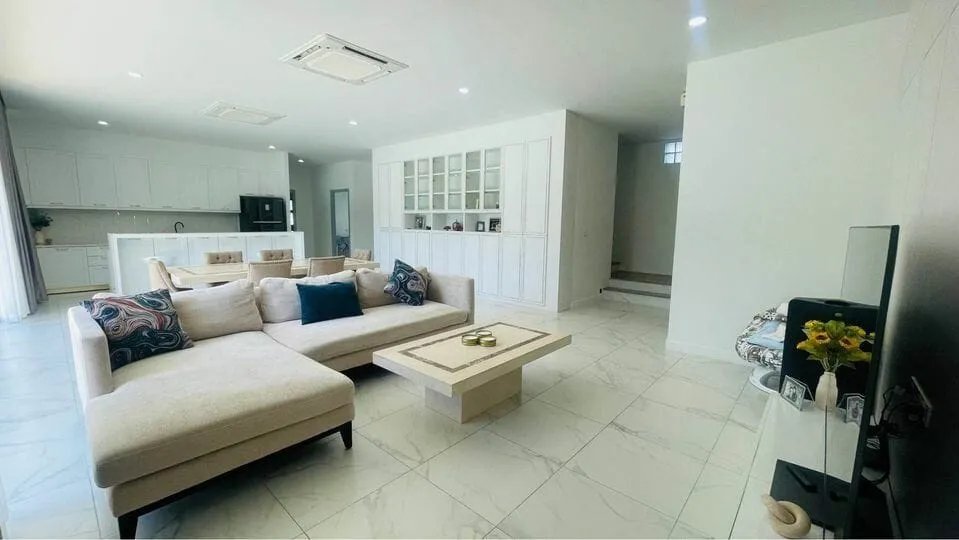 Villa de luxe 4 chambres avec piscine privée à louer à Phuket — Miniature 9