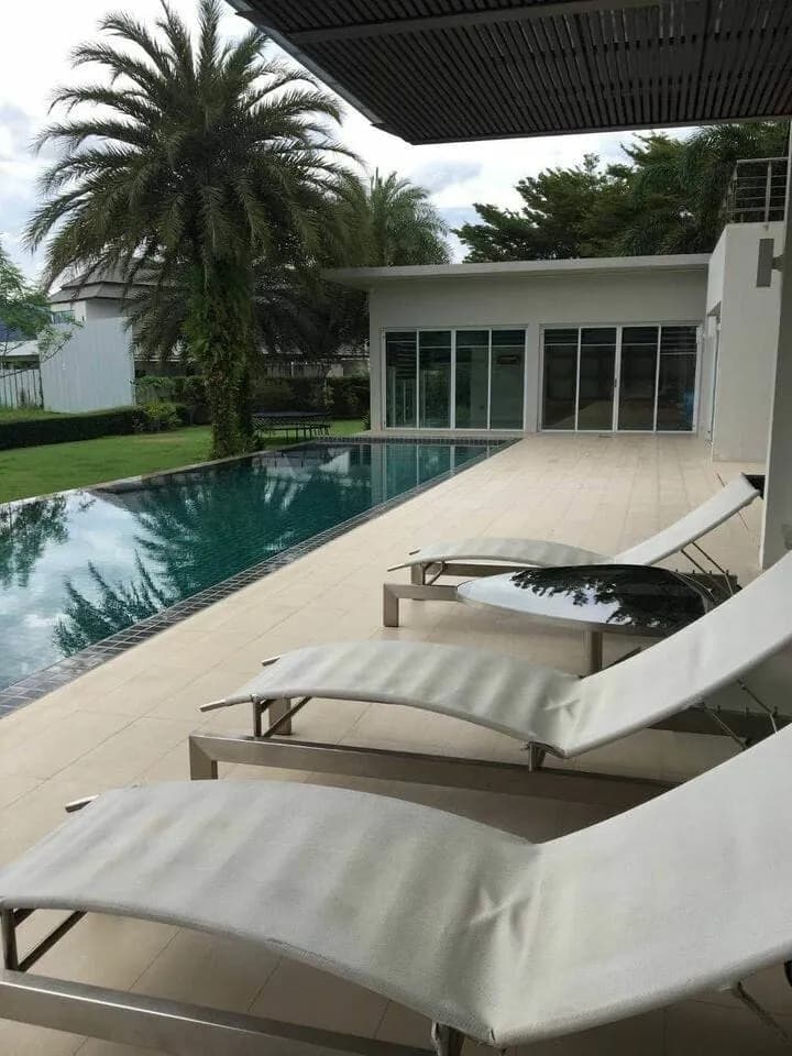 Villa 4 chambres avec grand jardin et piscine privée à louer à Kathu — Miniature 4
