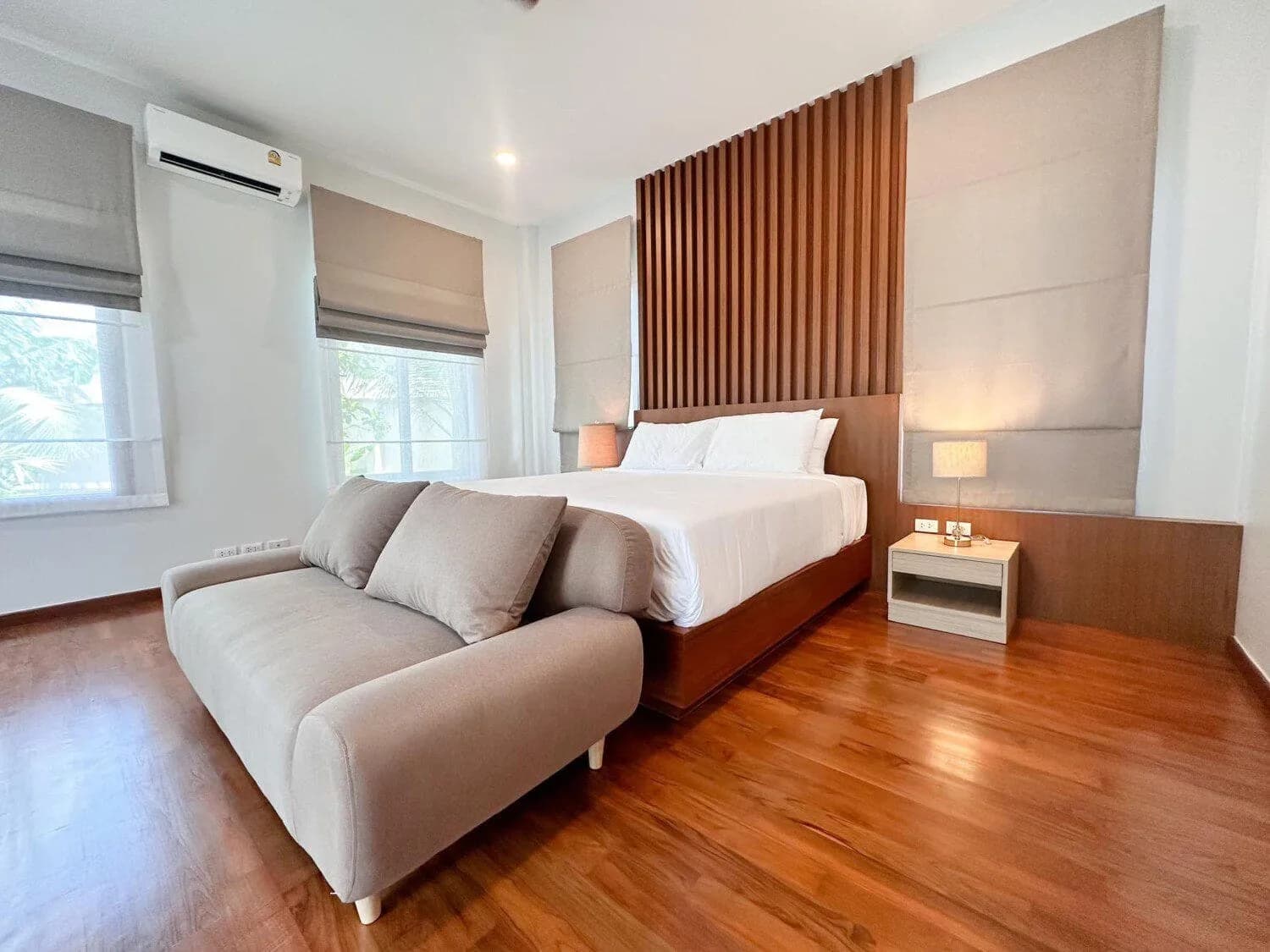 Superbe villa avec piscine 4 chambres à louer, Cape Panwa, Phuket — Miniature 17