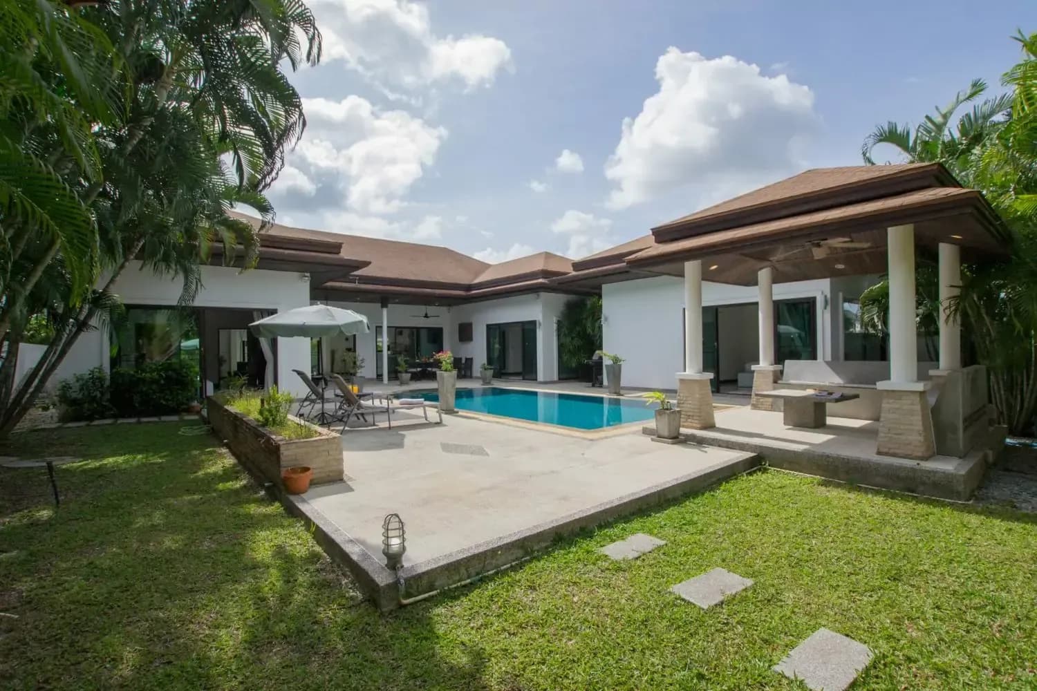 Villa avec piscine privée 3 chambres à vendre à Rawai, Phuket, terrain de 600 m² — Miniature 15