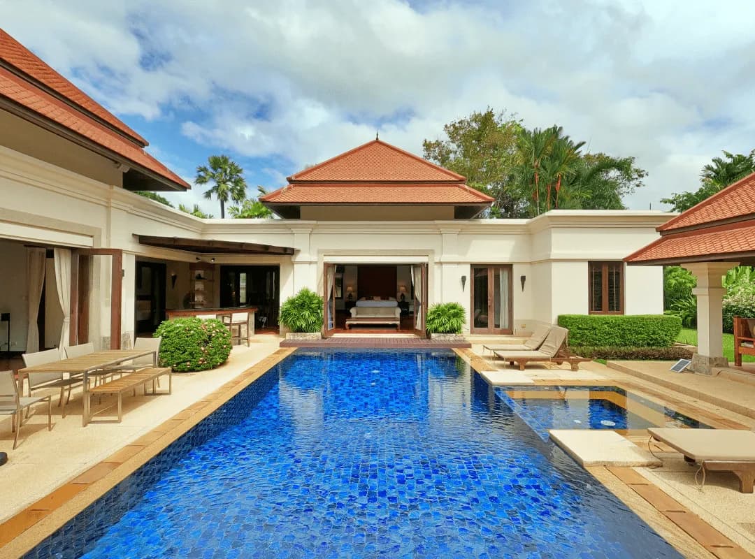 Villa exclusive 4 chambres avec bureaux de 1 300 m² avec piscine privée à vendre à Bang Tao, Phuket — Miniature 2