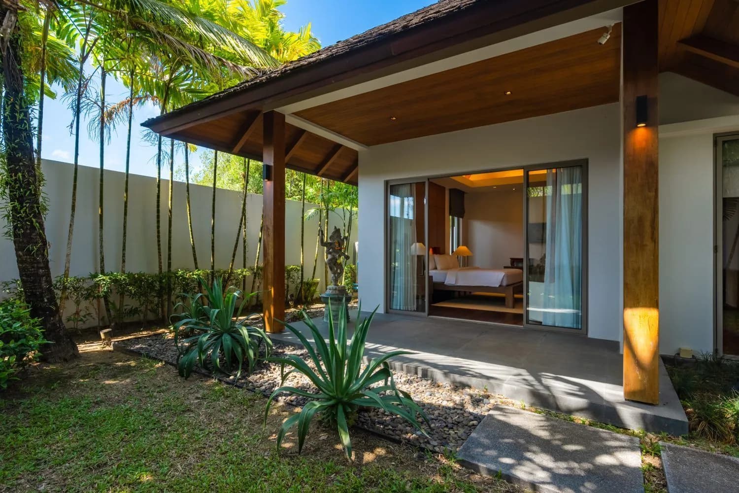 Villa 4 chambres de 1 537 m² avec piscine privée à vendre à Choeng Thale, Phuket — Miniature 6