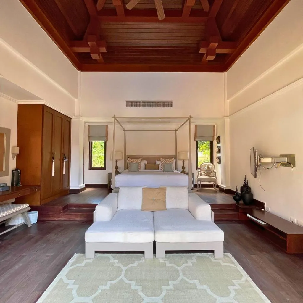 Villa de style balinais 4 chambres avec piscine privée à vendre à Choeng Thale, Phuket — Miniature 14