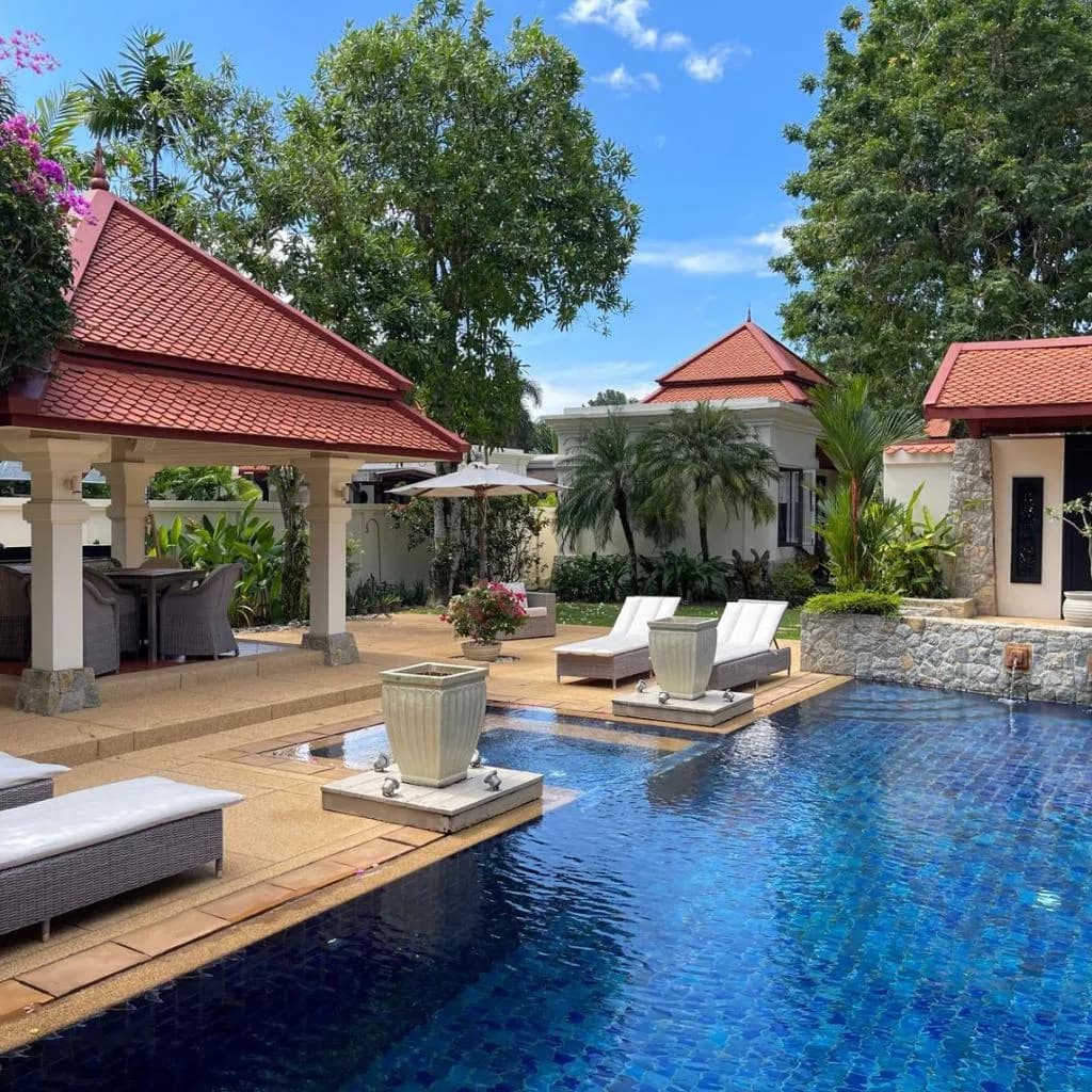 Villa de style balinais 4 chambres avec piscine privée à vendre à Choeng Thale, Phuket — Miniature 16