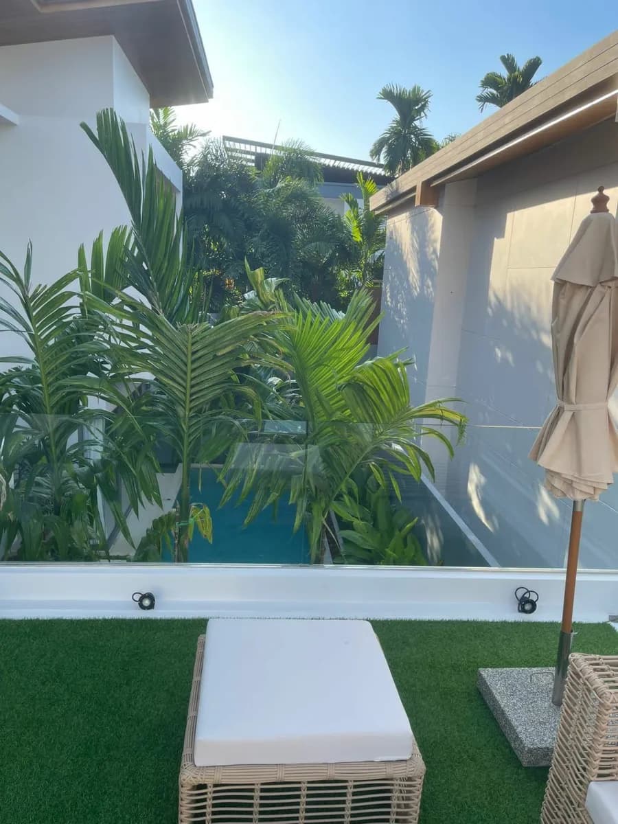Villa 3 chambres, 3,5 salles de bain avec piscine privée à vendre à Choeng Thale, Phuket — Miniature 2