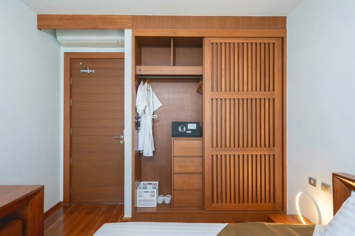 Villa vue mer 5 chambres avec piscine privée à louer à Rawai — Miniature 13