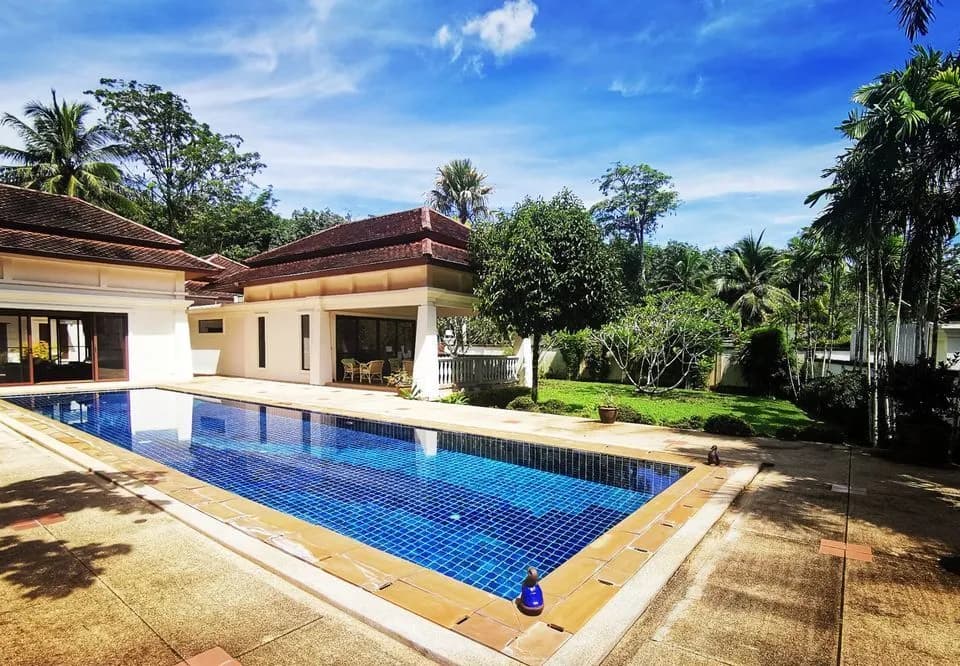 Villa 5 chambres avec grand jardin à louer à Thalang