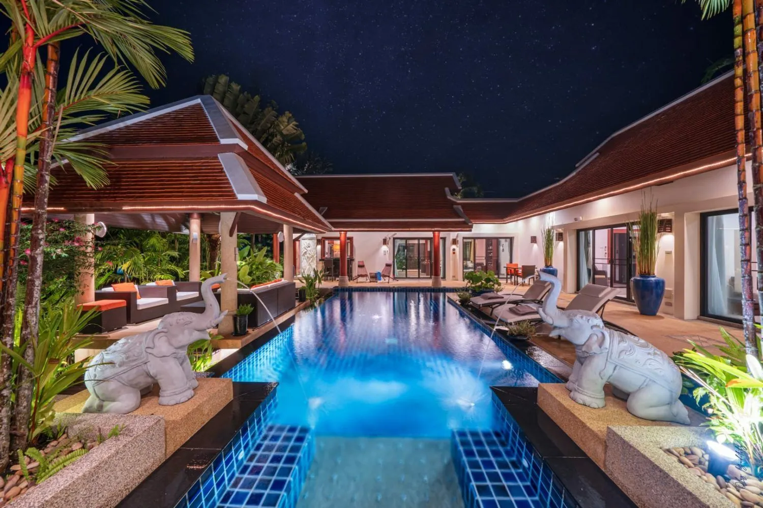 Baan Bua, villa de luxe 4 chambres avec piscine privée à vendre à Nai Harn-Rawai, Phuket — Miniature 10