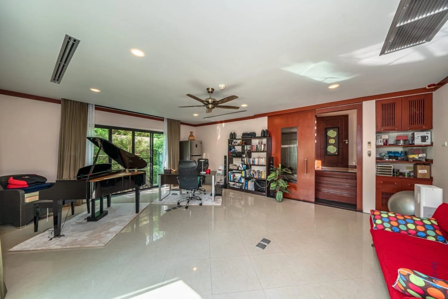 Baan Bua, villa de luxe 4 chambres avec piscine privée à vendre à Nai Harn-Rawai, Phuket — Miniature 22