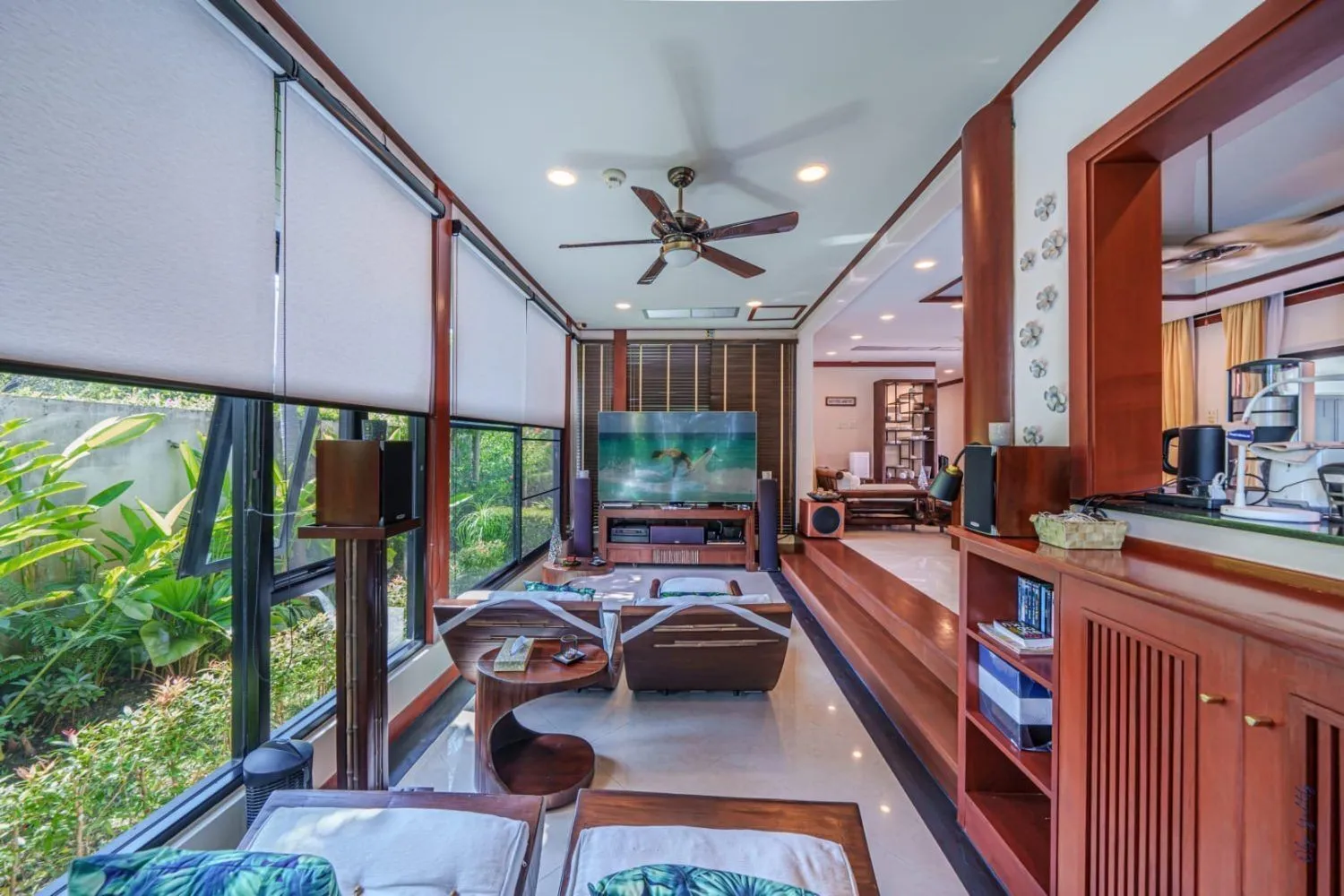 Baan Bua, villa de luxe 4 chambres avec piscine privée à vendre à Nai Harn-Rawai, Phuket — Miniature 28