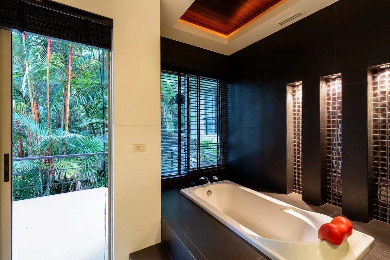 Villa vue mer 5 chambres de 2 092,4 m² à vendre à Ao Por, Phuket — Miniature 6