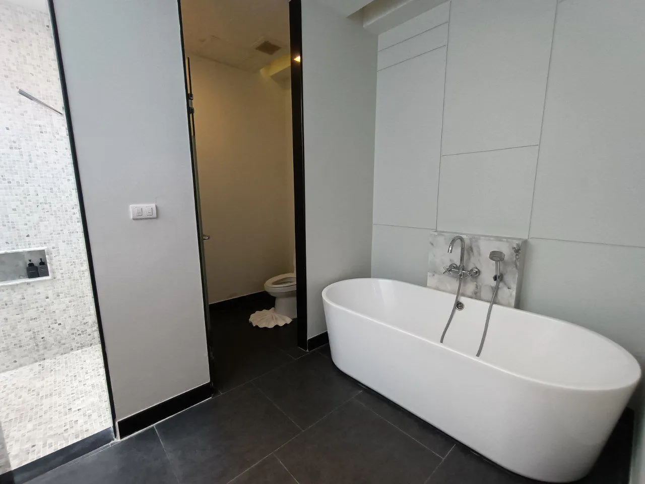Villa 2 chambres avec piscine privée, terrain de 223 m², à vendre à Choeng Thale, Phuket — Miniature 11