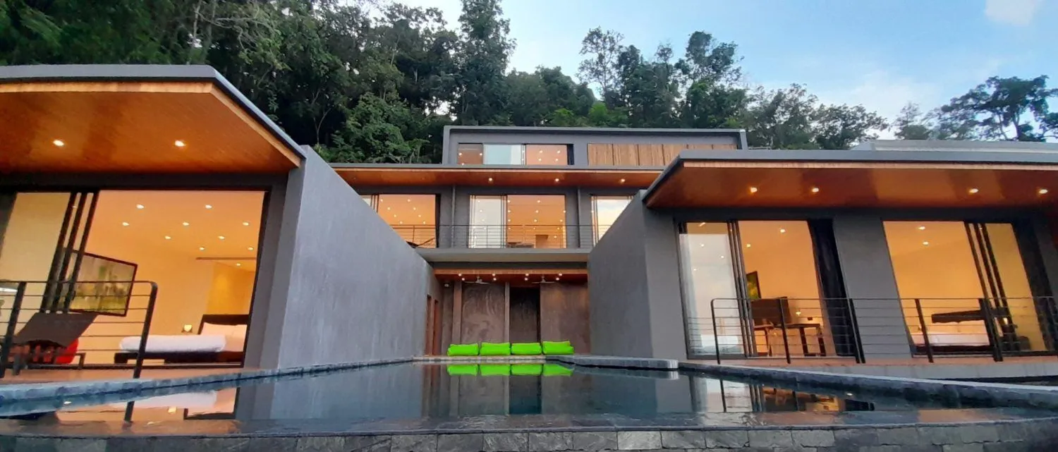 Villa moderne 5 chambres à louer | Vues à couper le souffle sur la baie de Chalong, Phuket — Miniature 9