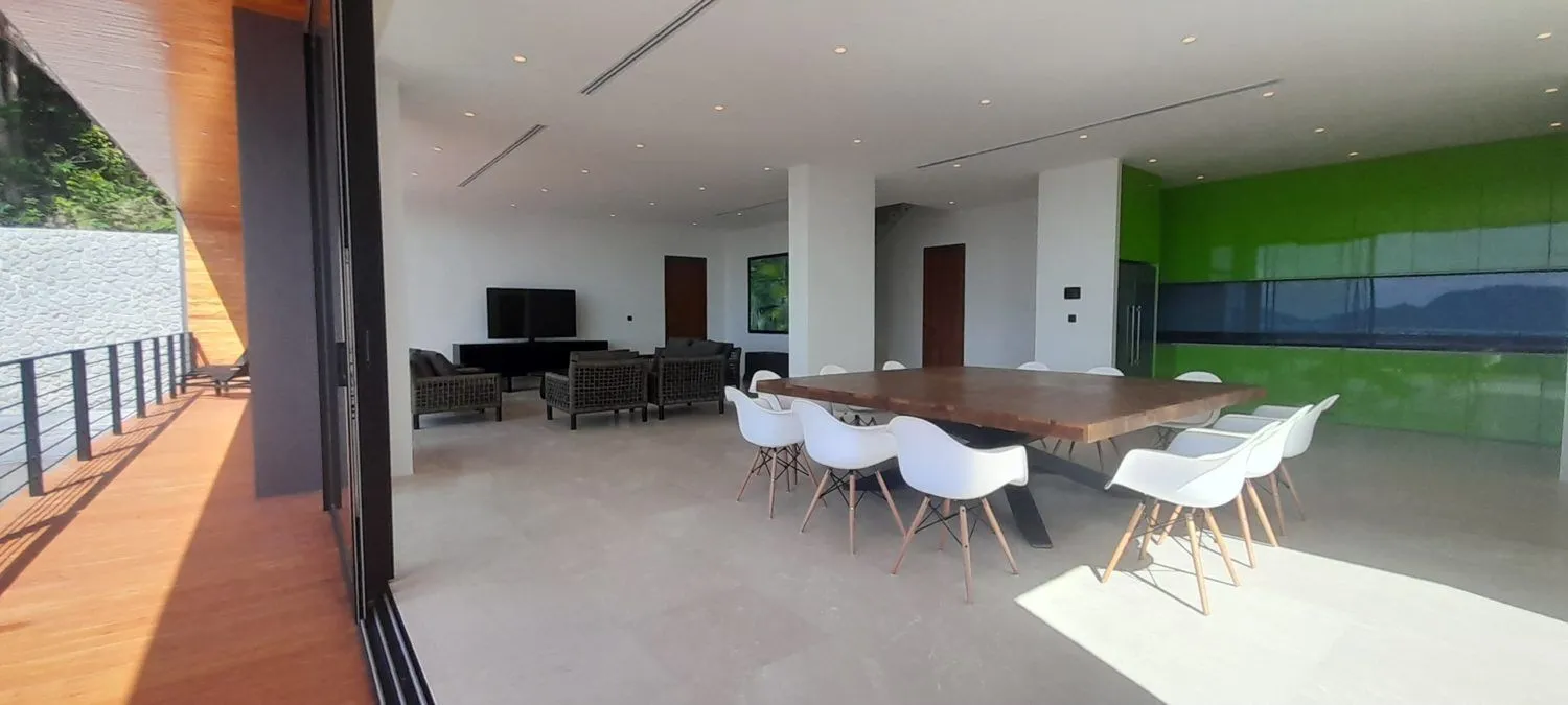 Villa moderne 5 chambres à louer | Vues à couper le souffle sur la baie de Chalong, Phuket — Miniature 12