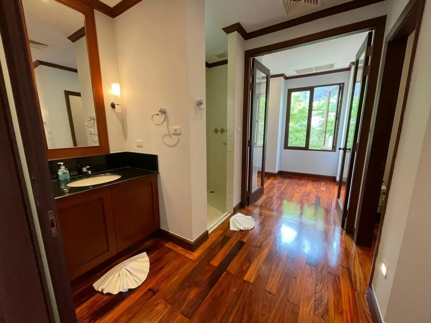 Sai Taan Villa – 6 chambres avec piscine privée à vendre — Miniature 3