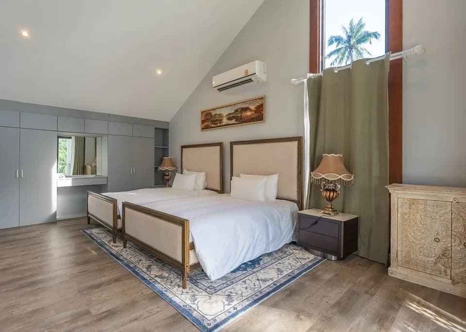 Spacieuse villa avec vue golf et piscine privée à louer à Kathu, Phuket — Miniature 9