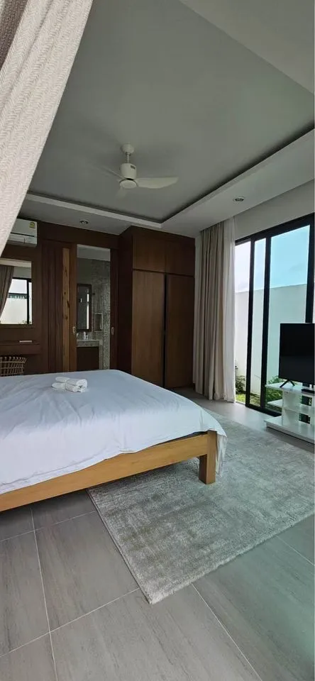 Superbe villa avec piscine 4 chambres en location annuelle à Choeng Thale, Phuket — Photo 1