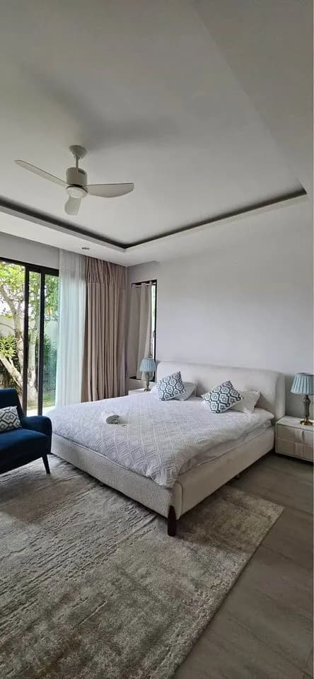 Superbe villa avec piscine 4 chambres en location annuelle à Choeng Thale, Phuket — Miniature 6