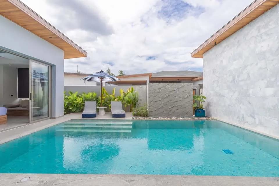 Villa neuve avec piscine 3 chambres à Choeng Thale – L'art de vivre moderne réinventé — Miniature 12