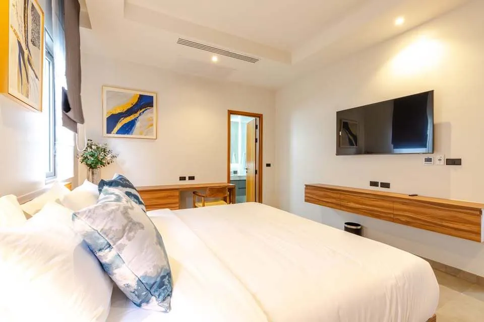 Villa neuve avec piscine 3 chambres à Choeng Thale – L'art de vivre moderne réinventé — Miniature 18