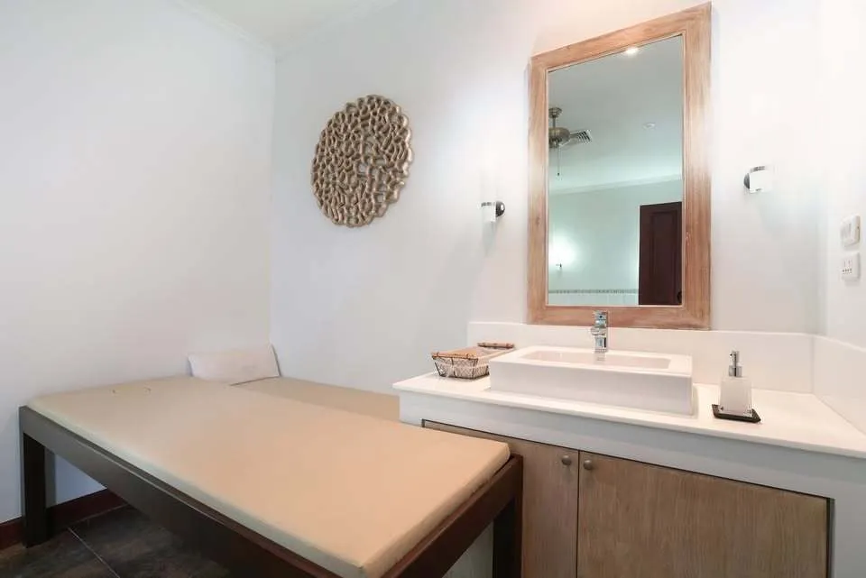 Luxueuse villa Sai Taan 5+1 chambres avec piscine et salle de spa — Miniature 4