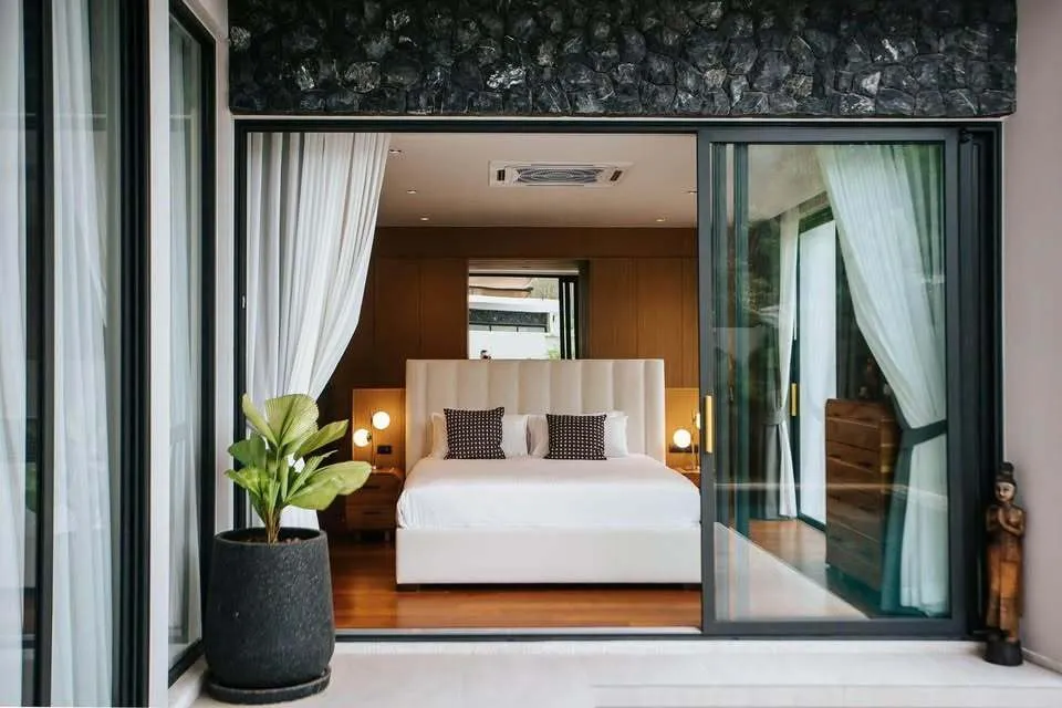 Villa de luxe avec piscine de style loft moderne à louer à Cherngtalay, Phuket — Miniature 6