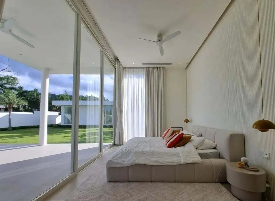 Élégante villa avec piscine 4 chambres à louer à Bang Jo, Phuket — Miniature 13