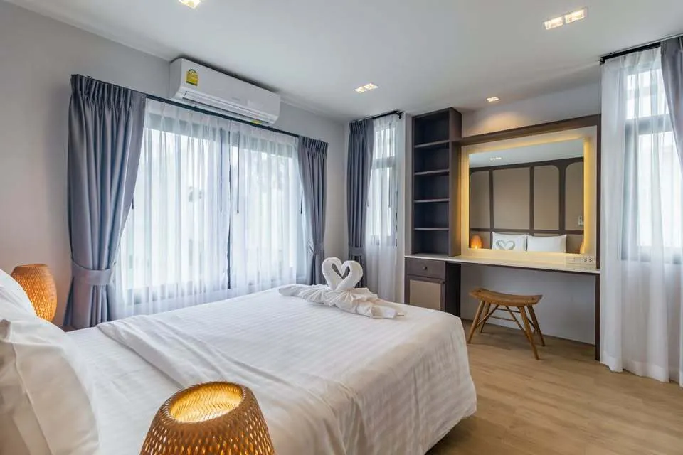 Élégante villa 3 chambres en location longue durée près de Laguna Phuket avec accès piscine — Miniature 5