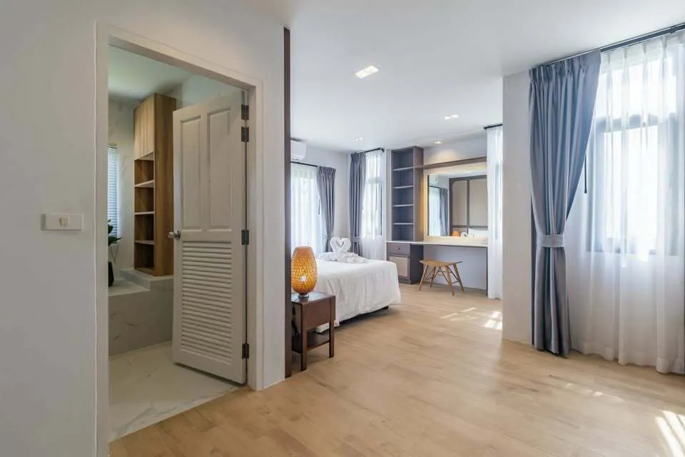 Élégante villa 3 chambres en location longue durée près de Laguna Phuket avec accès piscine — Miniature 11