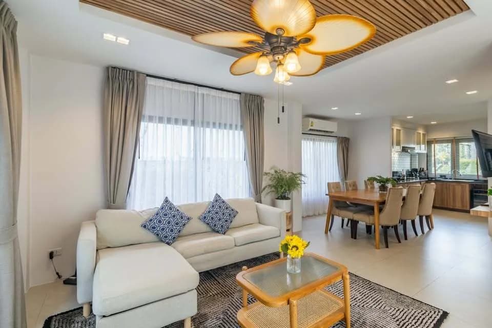 Élégante villa 3 chambres en location longue durée près de Laguna Phuket avec accès piscine — Miniature 17
