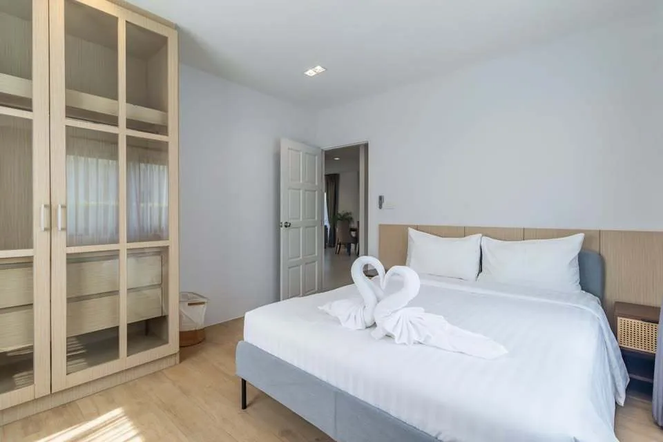Élégante villa 3 chambres en location longue durée près de Laguna Phuket avec accès piscine — Miniature 18
