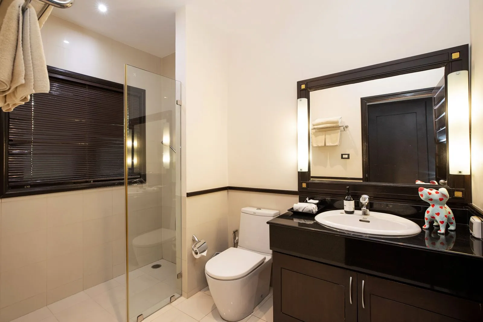 Villa en location longue durée au Maan Tawan Estate – Élégante 4 chambres près de Layan Beach, Phuket — Miniature 15