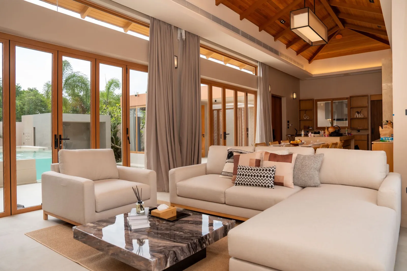 Élégante villa avec piscine 4 chambres à vendre à Phuket | SD11112501 — Miniature 10