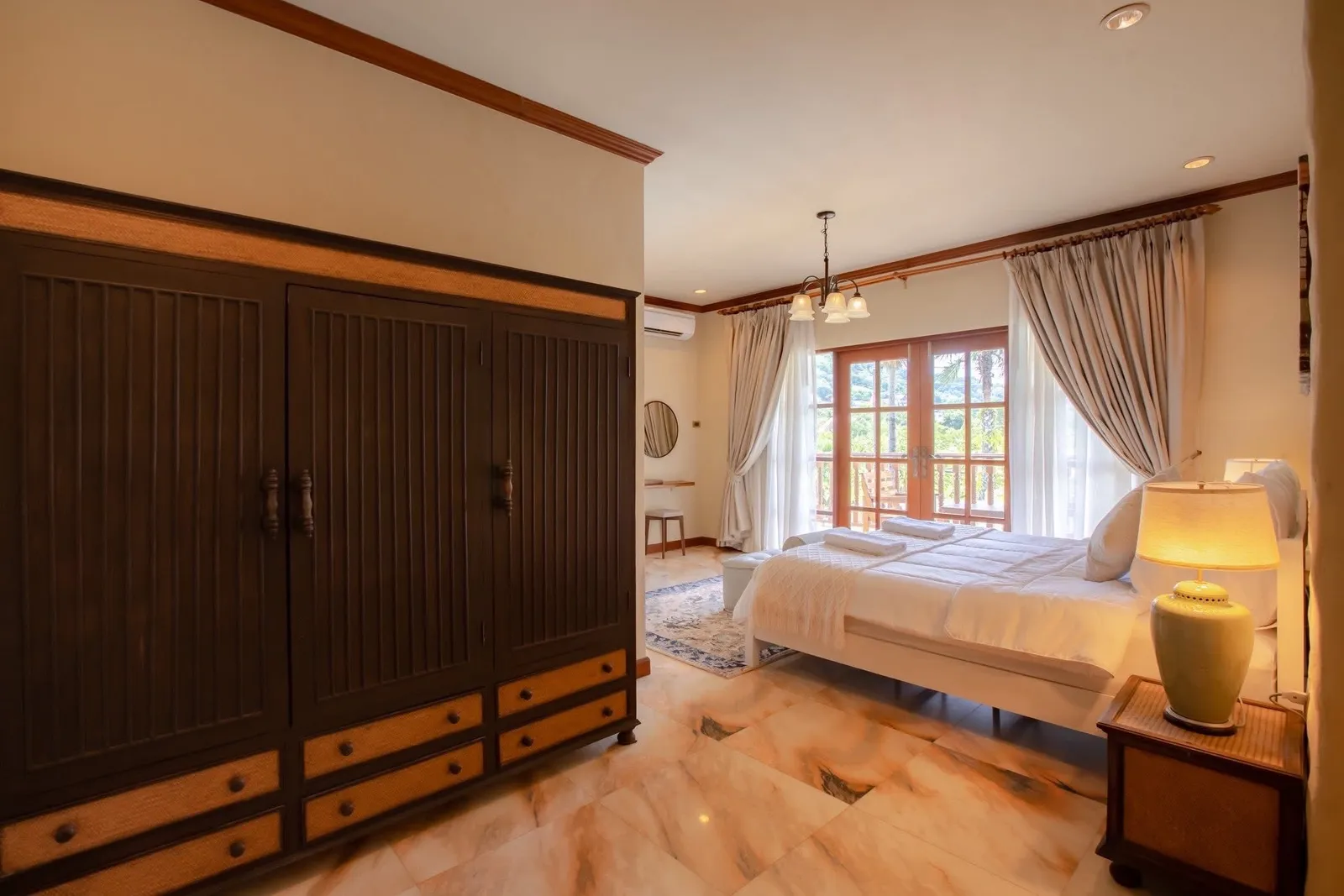 Villa de luxe de style resort 5 chambres à louer à Chalong, Phuket — Miniature 13