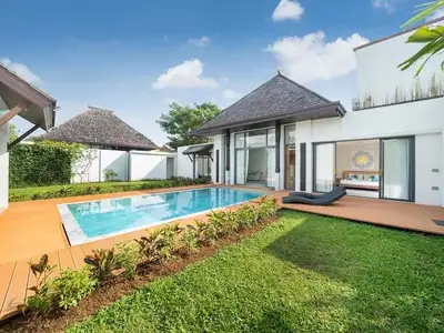 Villa avec piscine 3 chambres rénovée à Mono Villas Bangtao – Emplacement de choix