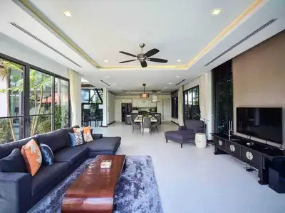 The Lake House – Villa moderne 4 chambres – à Cherng Talay