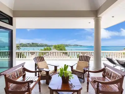 Villa 4 chambres en bord de mer avec piscine privée à louer