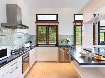 Villa 4 chambres en bord de mer avec piscine privée à louer