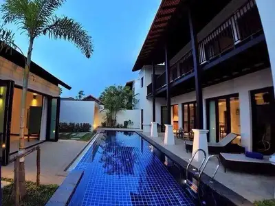 Villa avec piscine à deux niveaux à Cherng Talay, près de Boat Avenue