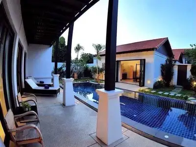 Villa avec piscine à deux niveaux à Cherng Talay, près de Boat Avenue