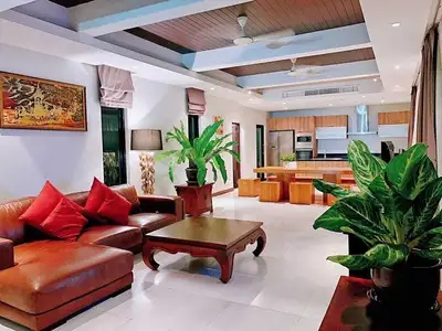Villa avec piscine à deux niveaux à Cherng Talay, près de Boat Avenue