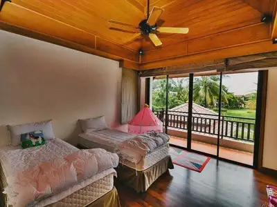 Belle villa avec piscine 4 chambres à louer à Choeng Thale, Phuket