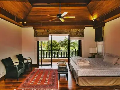 Belle villa avec piscine 4 chambres à louer à Choeng Thale, Phuket