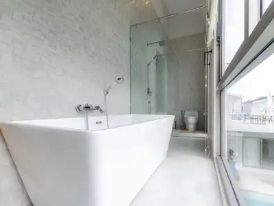 Villa moderne avec piscine 4 chambres à louer à Choeng Thale, Phuket