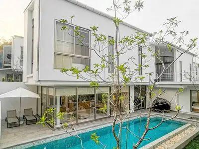 Villa moderne avec piscine 4 chambres à louer à Choeng Thale, Phuket