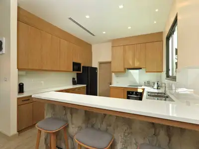 Sai Taan, villa 5 chambres avec vue piscine à Sai Taan