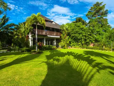Villa 5 chambres avec piscine privée à Bang Tao à louer